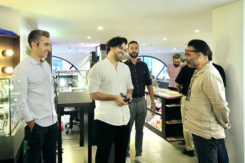افتتاح کتاب‌سرای راوی با حضور اهالی فوتبال و هنر