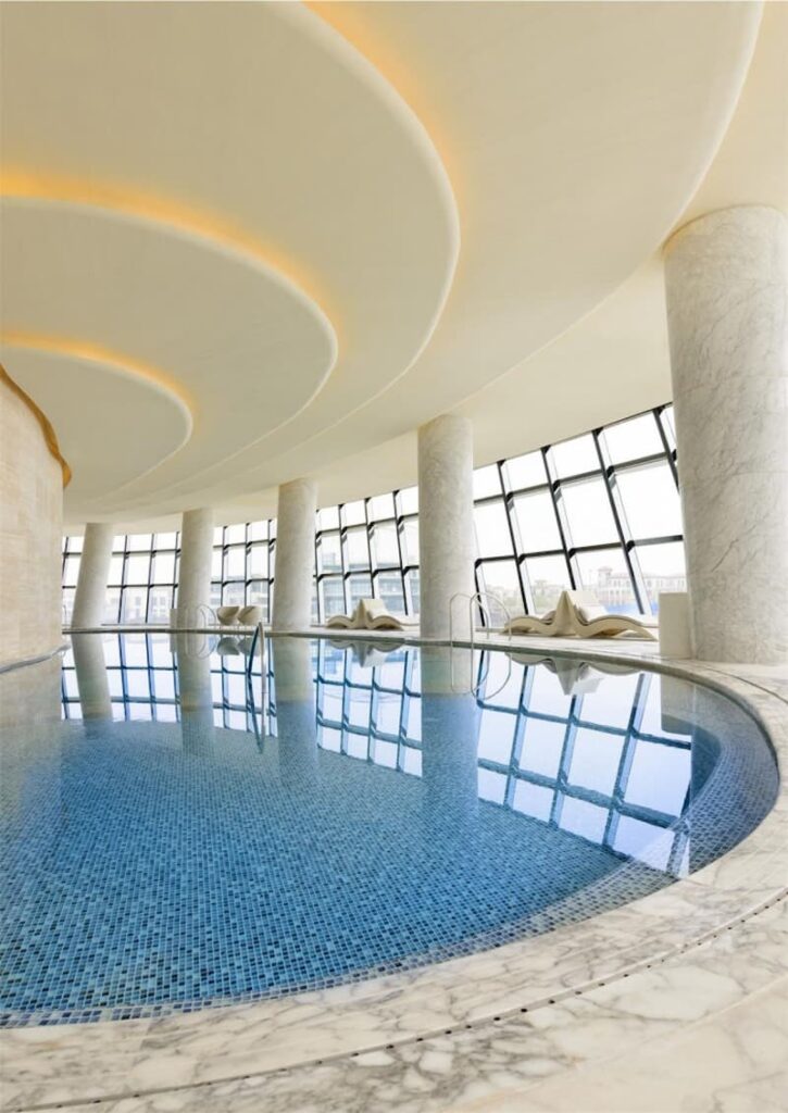 معماری شگفت‌انگیز هتل شرایتون هوژو چین