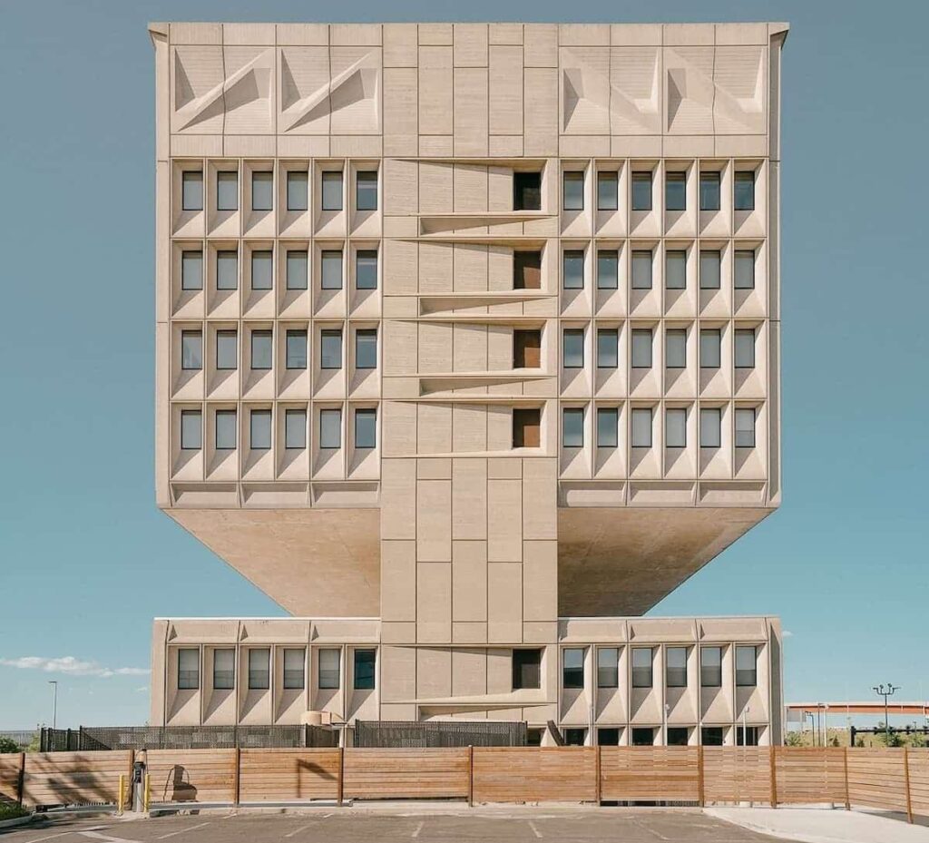 داستان عکاسی اوون دیس از ساختمان‌های سورئال ایالات متحده امریکا