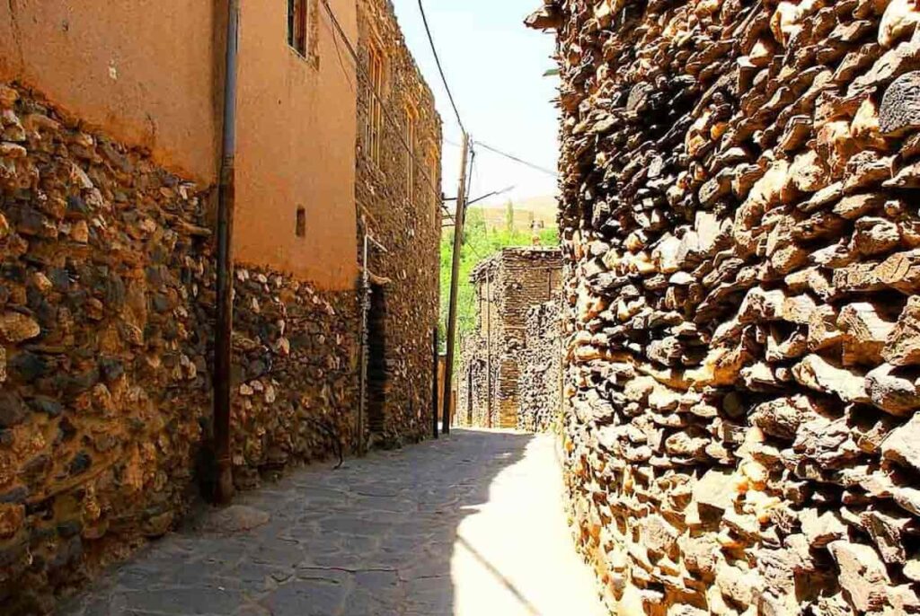 مرگ معماری تاریخی و خاص روستای ورکانه همدان