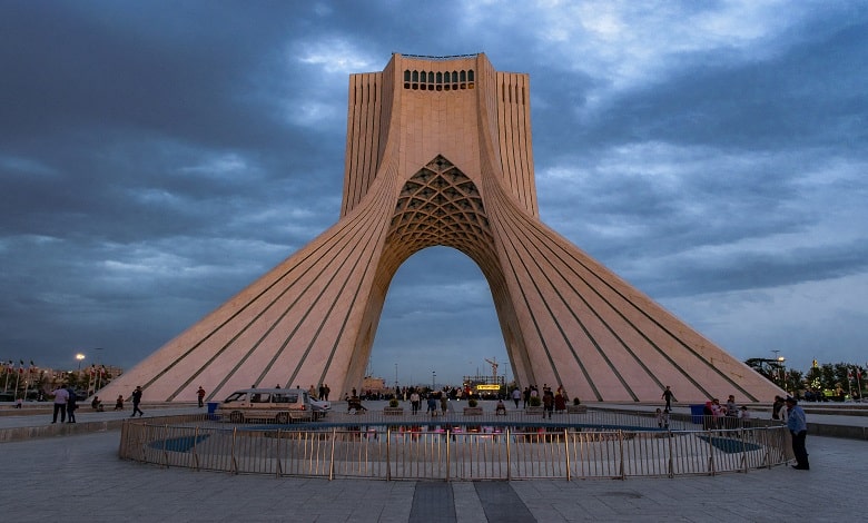 برج آزادی تهران را افغانستانی‌ها تصرف کردند و خاطره ساختند